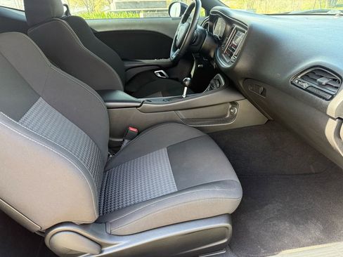 Used 2022 Dodge Challenger R/T image 36