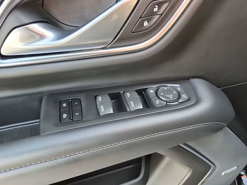 Used 2022 Chevrolet Tahoe Z71 w/ Off-Road Capability Package image 28