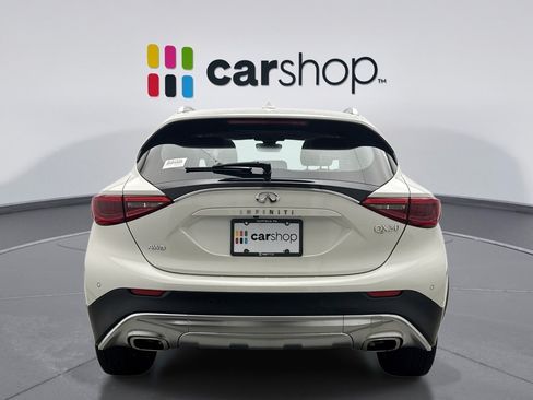 Used 2018 INFINITI QX30 Premium w/ Navigation Package AWD/4WD image 4