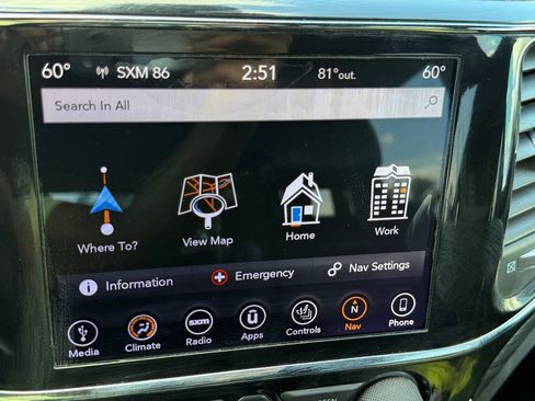 Used 2019 Jeep Grand Cherokee Laredo w/ Laredo X Package AWD/4WD image 27
