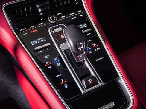 Certified 2023 Porsche Panamera 4 Platinum Edition AWD/4WD image 24