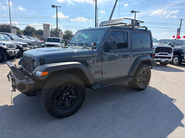 Used 2025 Jeep Wrangler Sport AWD/4WD image 2