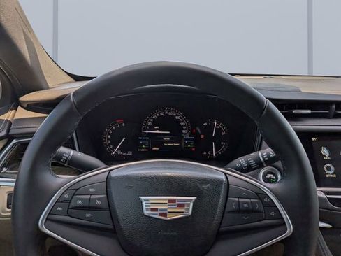 Used 2017 Cadillac XT5 FWD image 30