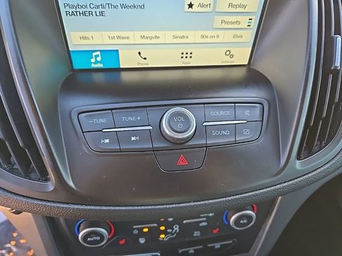 Used 2019 Ford Escape SE image 31