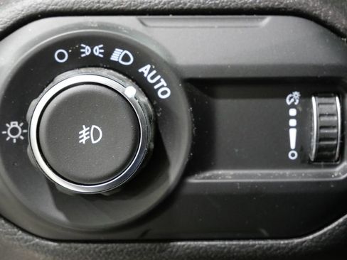 Used 2023 Jeep Wrangler Willys image 15