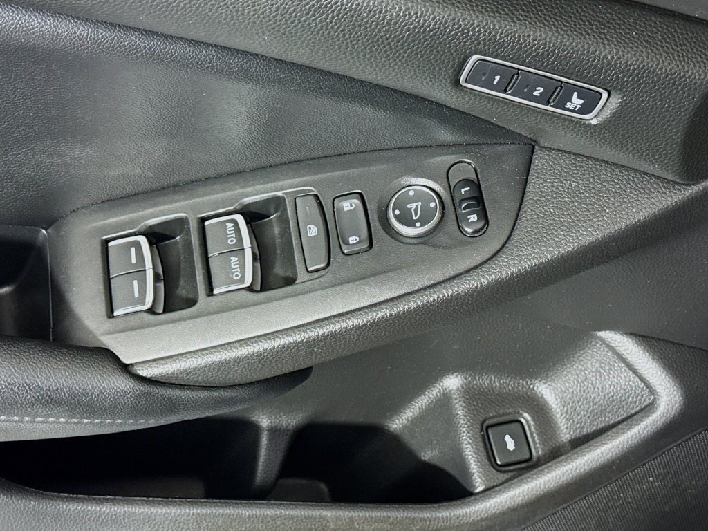 Used 2021 Honda Accord Touring image 23