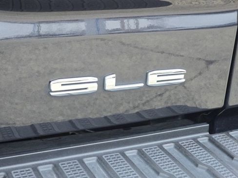 Used 2024 GMC Sierra 1500 SLE image 7