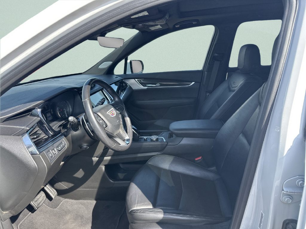 Used 2023 Cadillac XT6 Sport w/ Technology Package AWD/4WD image 10