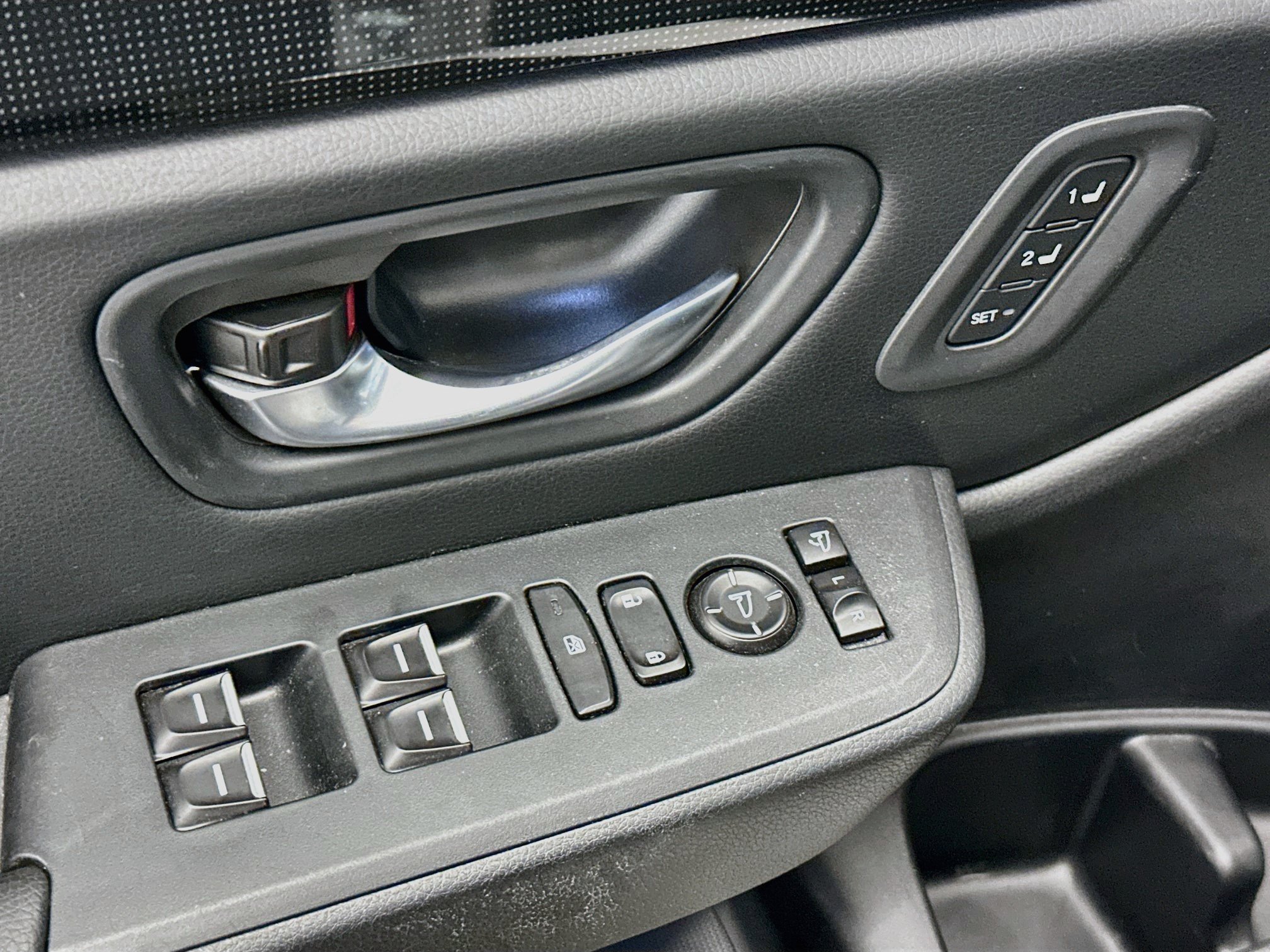 Used 2025 Honda Pilot Elite image 15