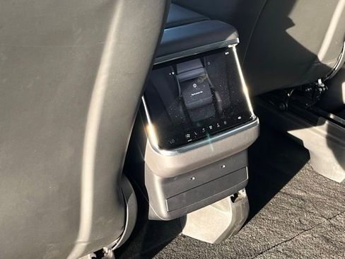 Used 2024 Tesla Model X image 29