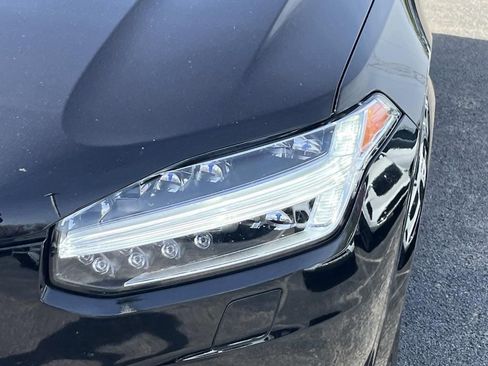 Certified 2023 Volvo XC90 B6 Plus w/ Protection Package Premier image 9