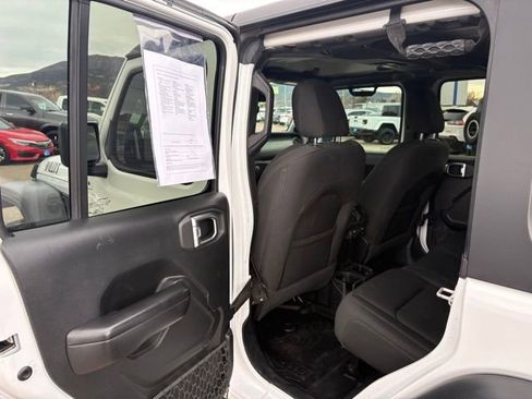 Used 2020 Jeep Wrangler Unlimited Willys image 19