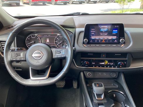 Certified 2023 Nissan Rogue SV w/ SV Premium B Package AWD/4WD image 18