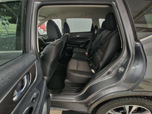 Used 2019 Nissan Rogue SV w/ Premium Package image 25