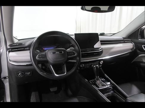 Used 2022 Jeep Compass Limited AWD/4WD image 6