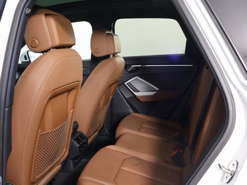 Used 2021 Audi Q3 2.0T Premium image 11