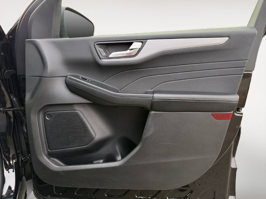 Used 2025 Ford Escape Platinum AWD/4WD image 25