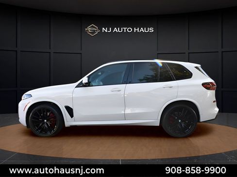 Used 2024 BMW X5 xDrive40i w/ M Sport Package AWD/4WD image 19