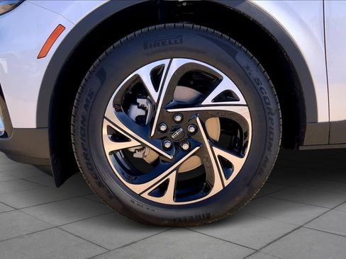 New 2026 Lincoln Nautilus Premier w/ Jet Appearance Package image 11