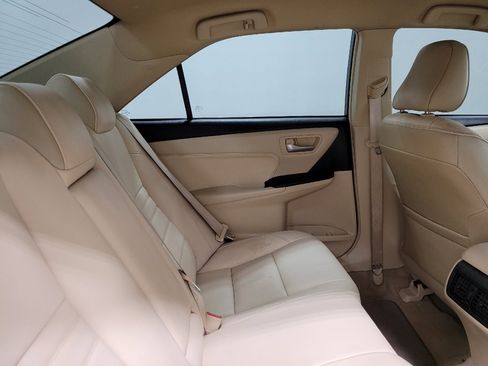 Used 2016 Toyota Camry XLE image 19