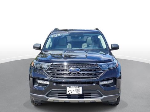 Used 2020 Ford Explorer XLT w/ Equipment Group 202A AWD/4WD image 3