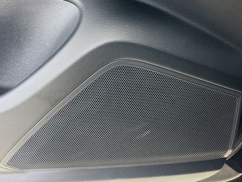 Used 2024 Porsche Cayenne image 19