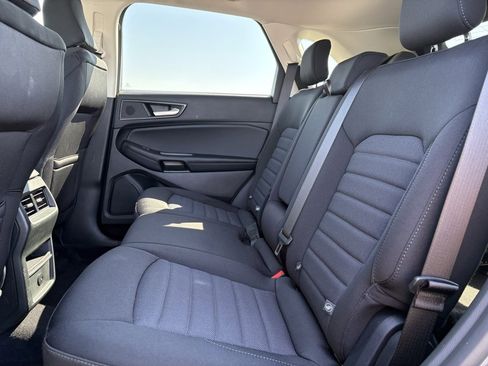 Used 2024 Ford Edge SE w/ Black Appearance Package image 20