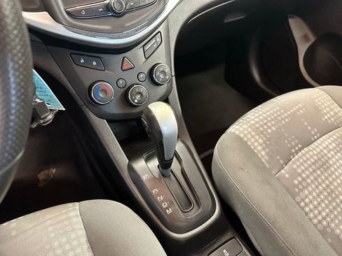 Used 2017 Chevrolet Sonic LT image 25