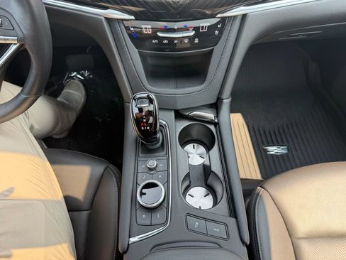Used 2024 Cadillac XT6 Premium Luxury w/ LPO, Floor Liner Package AWD/4WD image 31
