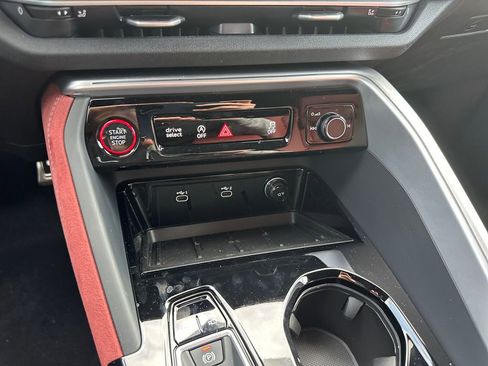 New 2025 Audi SQ5 Prestige image 20