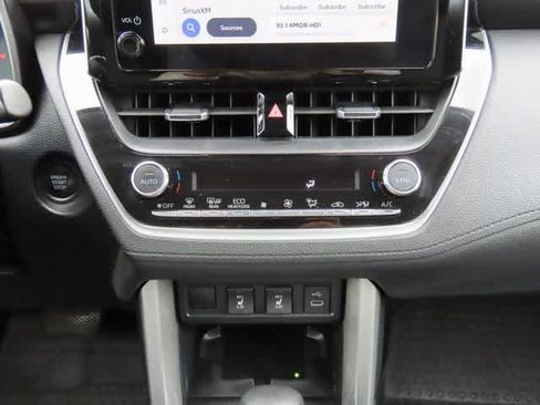 Used 2024 Toyota Corolla Cross XLE image 20