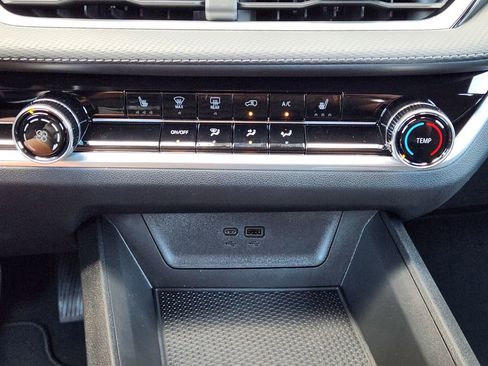 New 2026 Chevrolet Equinox LT image 13