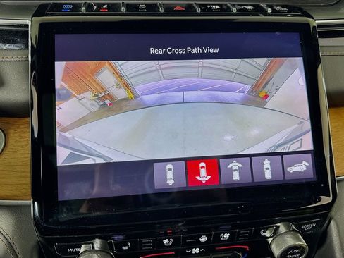 Used 2023 Jeep Grand Cherokee Summit AWD/4WD image 49