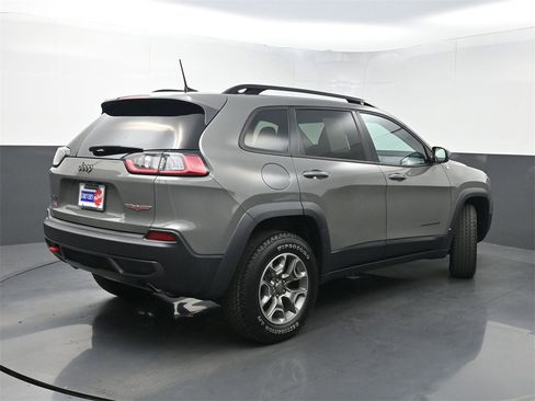Used 2022 Jeep Cherokee Trailhawk image 22
