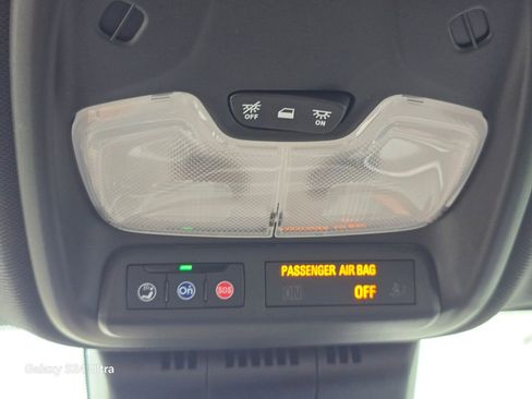 Used 2024 GMC Canyon AT4X image 31