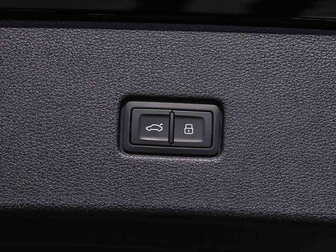 New 2026 Audi Q8 Prestige image 38