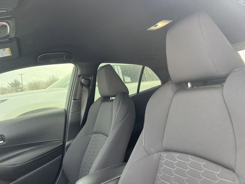 Used 2024 Toyota Corolla SE w/ SE Package image 3