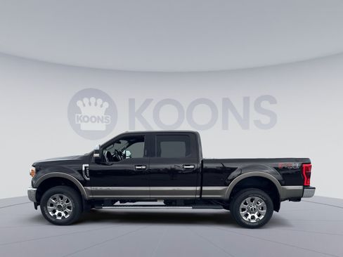 Used 2019 Ford F250 Lariat w/ Lariat Ultimate Package AWD/4WD image 2