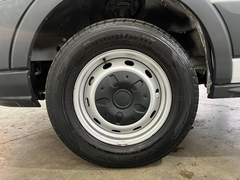 Used 2018 Ford Transit 250 138 RWD image 14