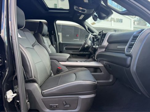 New 2026 RAM 2500 Laramie AWD/4WD image 15