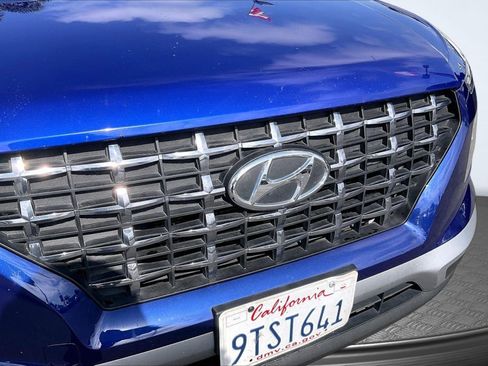 Used 2023 Hyundai Venue Limited FWD image 28
