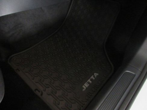 Used 2025 Volkswagen Jetta Sport image 30