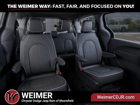 New 2027 Chrysler Pacifica Limited w/ Trailer Tow Group AWD/4WD image 15