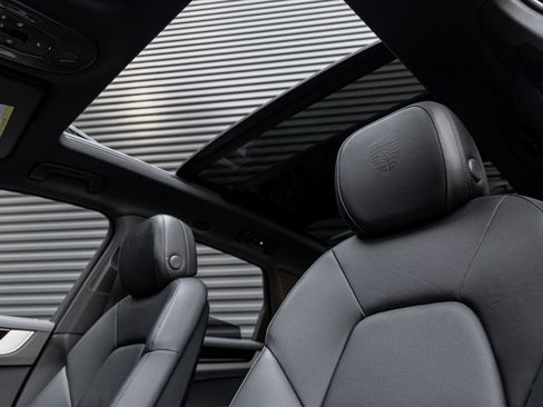 Certified 2025 Porsche Cayenne AWD/4WD image 14