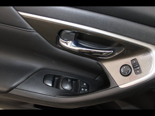 Used 2015 Nissan Altima 3.5 SL FWD image 18