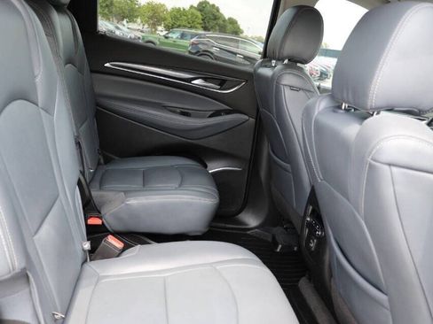 Used 2021 Buick Enclave Essence AWD/4WD image 16