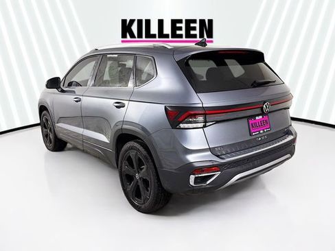 Used 2025 Volkswagen Taos SEL image 5