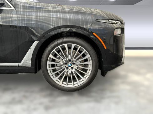 Used 2026 BMW X7 xDrive40i w/ Premium Package image 10