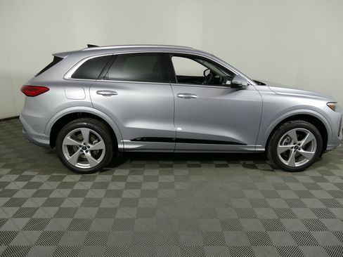 New 2025 Audi Q5 Premium Plus image 2