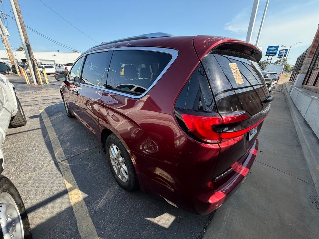 Used 2021 Chrysler Pacifica Touring-L FWD image 26
